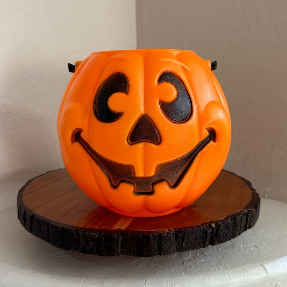 🎃1997 Grand Venture Jack-O-Lantern Smiling Pumpkin Blow Mold Candy Bucket